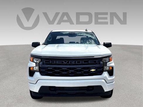 Used 2023 Chevrolet Silverado 1500 Custom AWD/4WD image 2