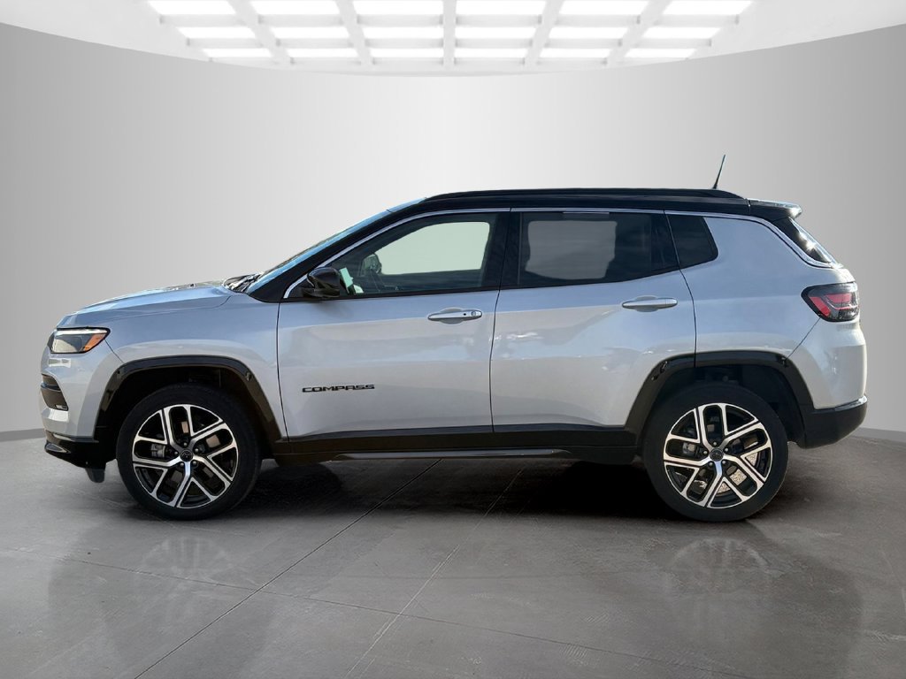 Used 2025 Jeep Compass Limited w/ Elite Group AWD/4WD image 8