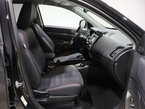 Used 2025 Mitsubishi Outlander Sport AWD image 22