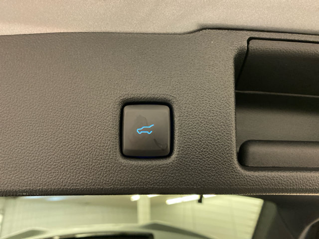 Used 2024 Ford Escape ST-Line w/ Tech Pack #1 AWD/4WD image 13