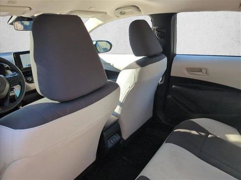 Used 2025 Toyota Corolla LE image 17