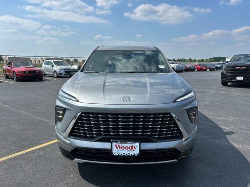 New 2026 Buick Enclave Avenir image 4