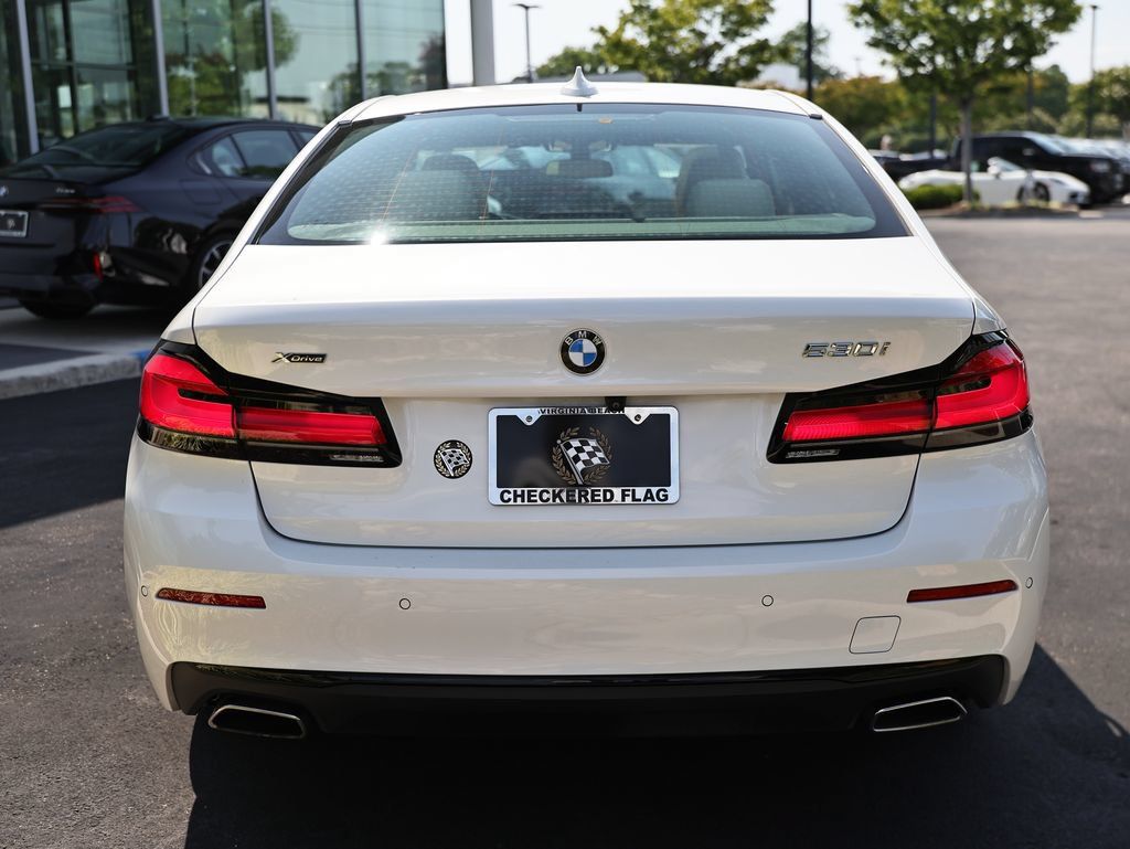 Used 2022 BMW 530i xDrive w/ Convenience Package AWD/4WD image 10