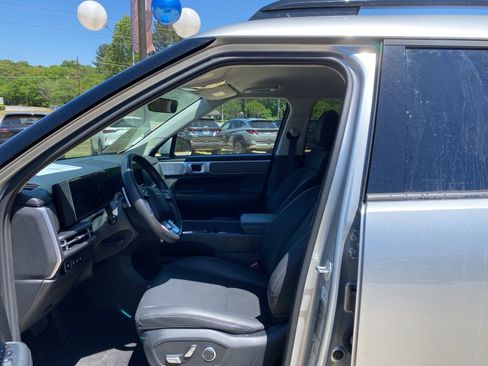 Used 2025 Hyundai Santa Fe SEL FWD image 9