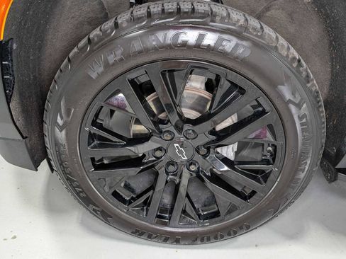 Used 2022 Chevrolet Tahoe RST w/ Sport Performance Package image 3