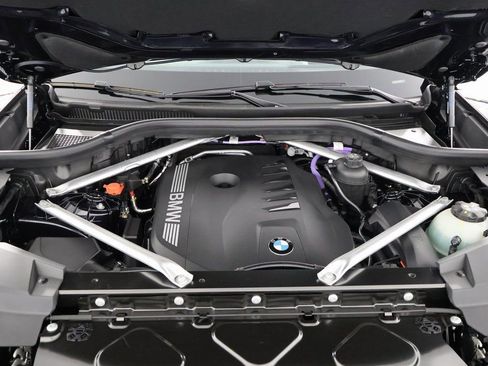 New 2026 BMW X5 xDrive40i w/ M Sport Package image 9