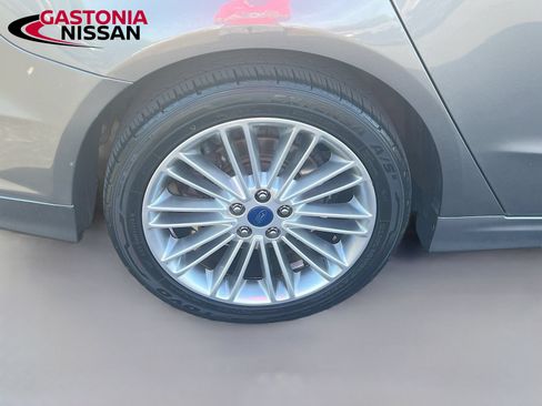 Used 2014 Ford Fusion SE w/ Equipment Group 202A FWD image 40