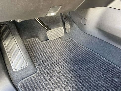 Used 2025 GMC Sierra 3500 Denali Ultimate image 16