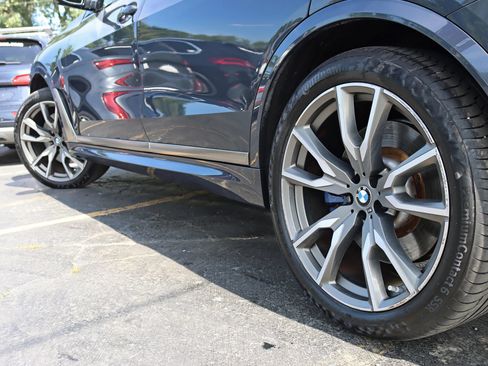 Used 2022 BMW X7 M50i w/ Executive Package AWD/4WD image 12