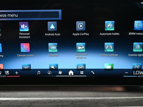 Used 2023 BMW i7 xDrive60 AWD/4WD image 17