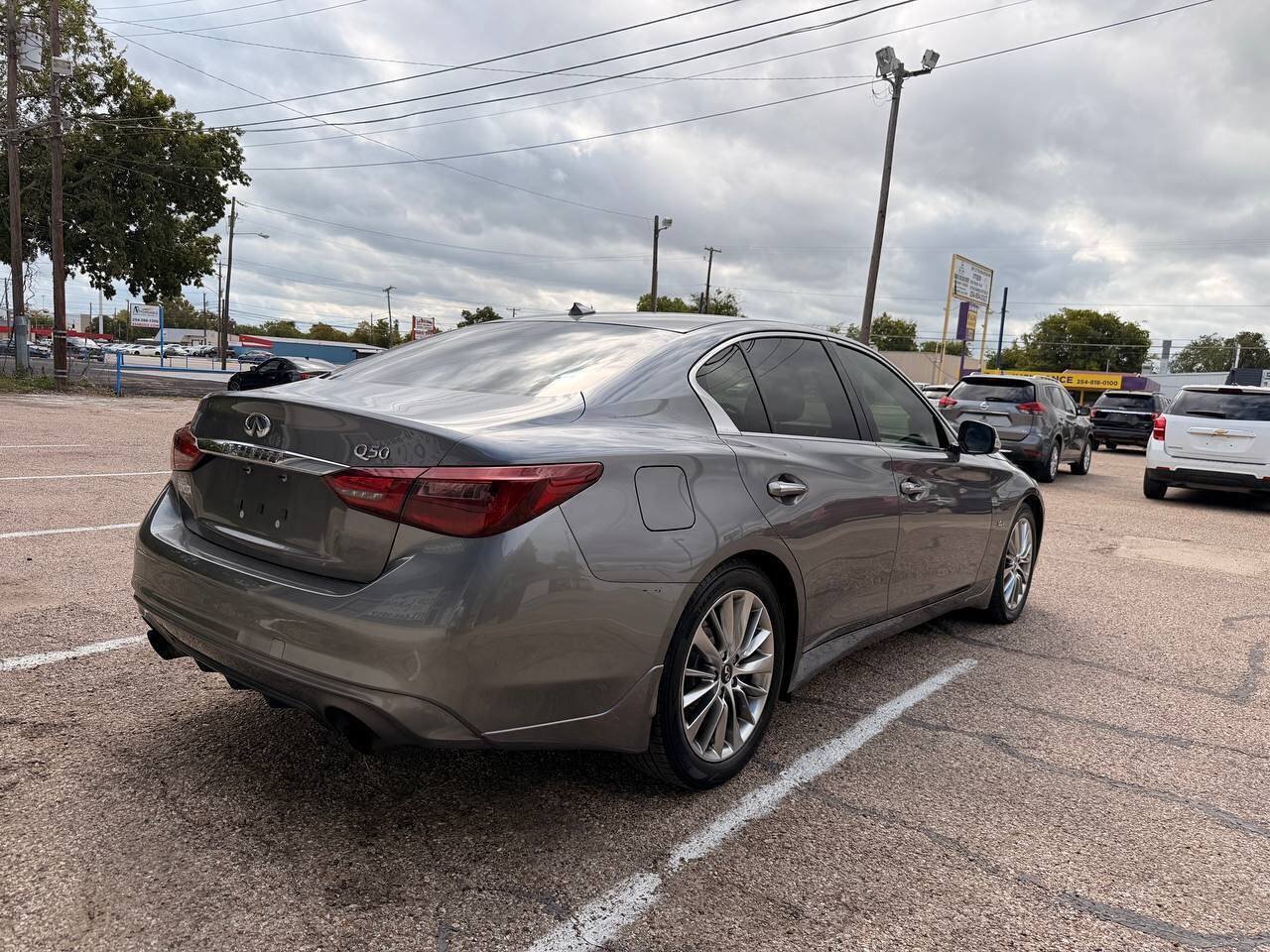 Used 2018 INFINITI Q50 Luxe w/ Cargo Package (L95) RWD image 6