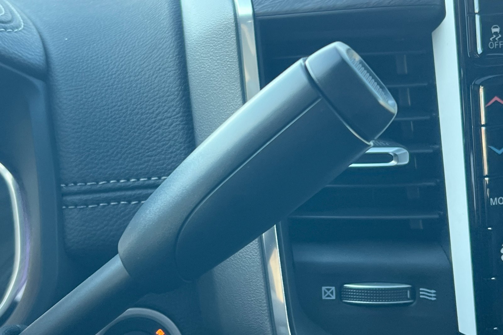 New 2027 RAM 3500 Laramie AWD/4WD image 20