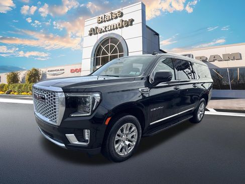 Used 2024 GMC Yukon XL Denali AWD/4WD image 7