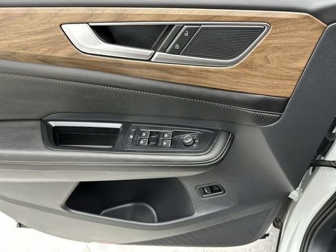 Certified 2025 Volkswagen Atlas SE image 15