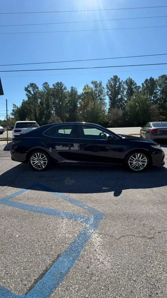 Used 2021 Toyota Camry SE FWD image 6