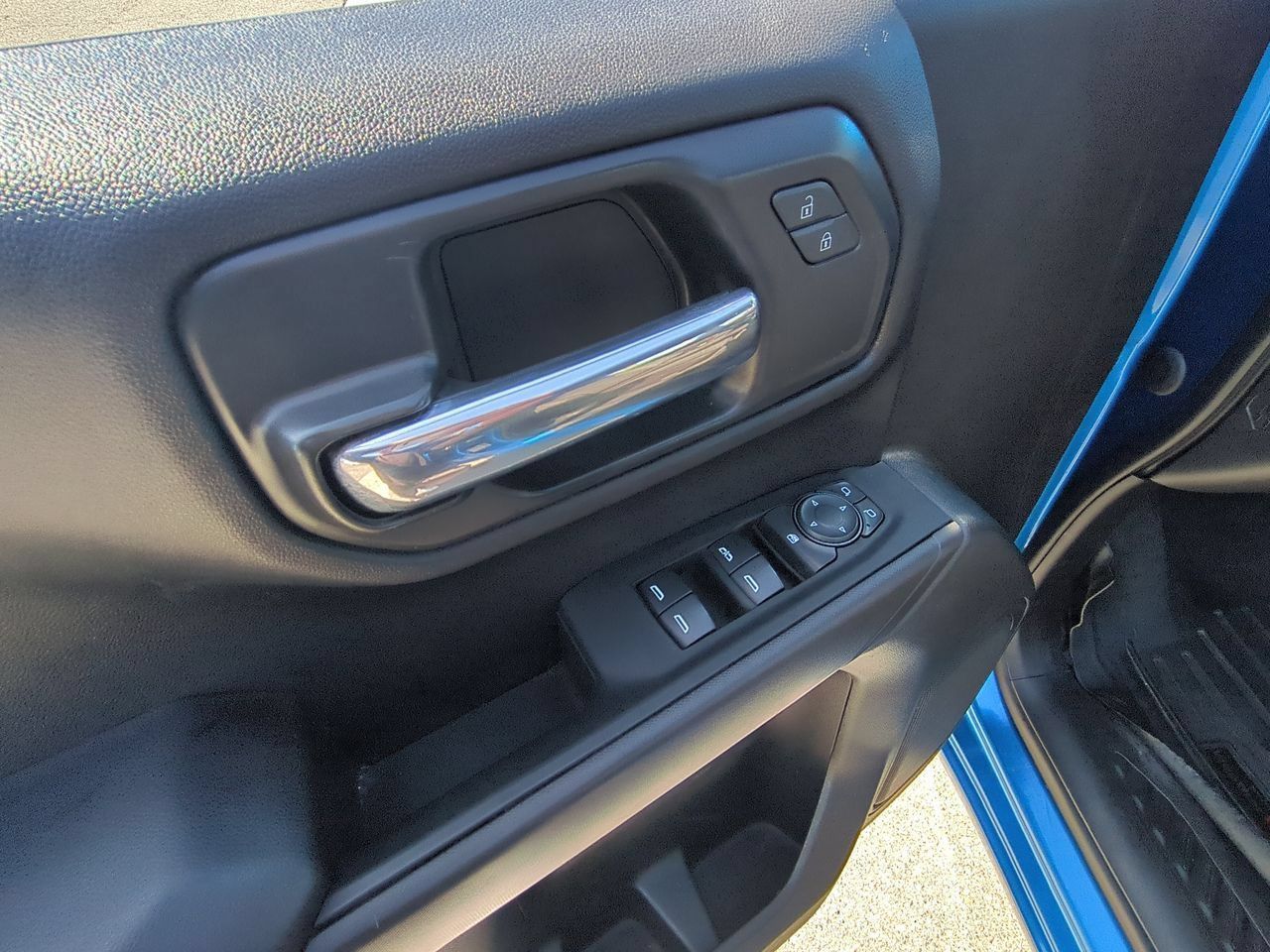 Used 2022 Chevrolet Silverado 1500 Custom AWD/4WD image 22