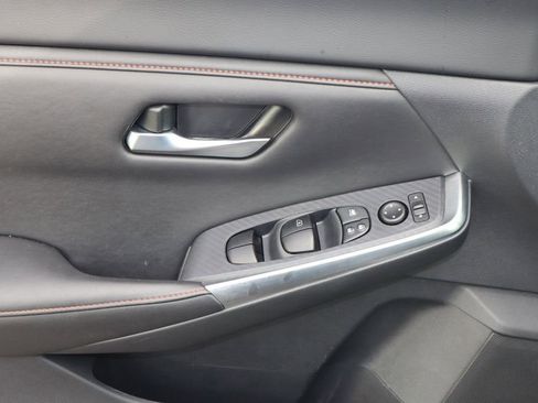 Certified 2025 Nissan Sentra SR image 19