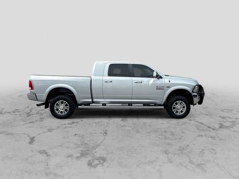 Used 2018 RAM 2500 Laramie AWD/4WD image 9