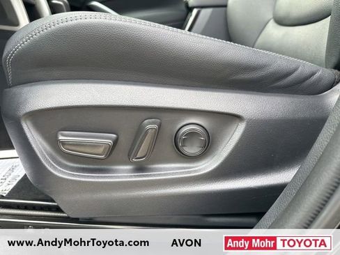 Used 2023 Toyota Corolla Cross XLE w/ Convenience Package image 12