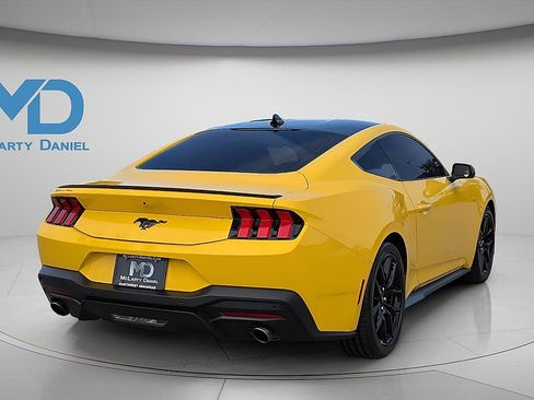 Used 2024 Ford Mustang Coupe RWD image 5