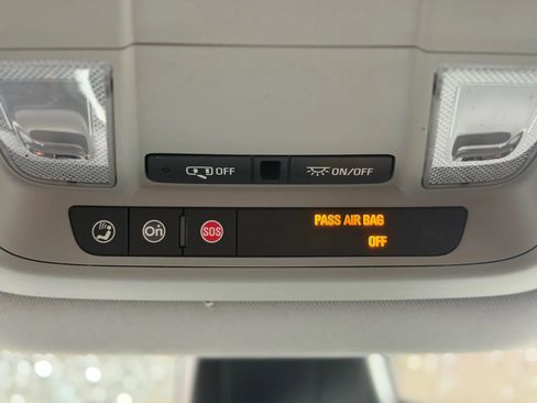 Used 2017 Chevrolet Volt Premier w/ Driver Confidence II Package image 36