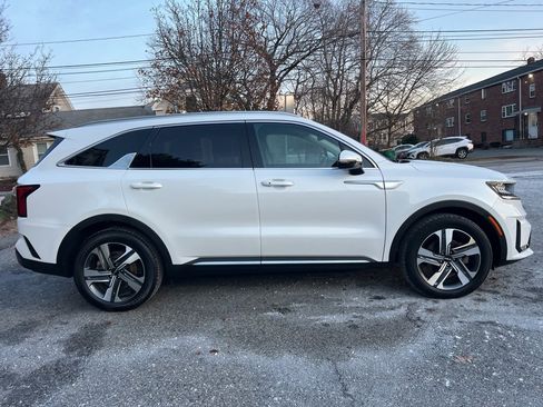 Certified 2023 Kia Sorento EX image 6