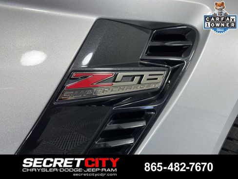 Used 2016 Chevrolet Corvette Z06 w/ 3LZ Preferred Equipment Group RWD image 9