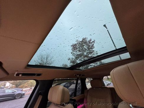 Used 2025 Land Rover Range Rover Long Wheelbase Autobiography image 31