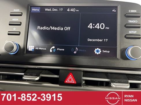 Used 2023 Hyundai Elantra SEL w/ Cargo Package image 18