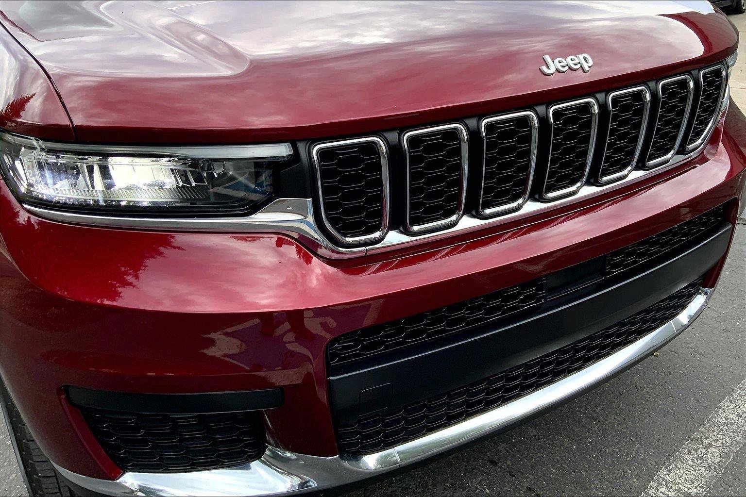 Certified 2025 Jeep Grand Cherokee L Laredo AWD/4WD image 31