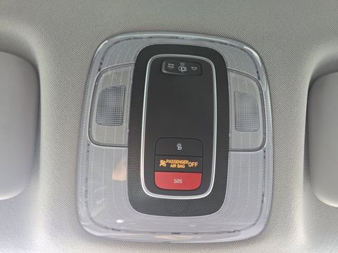 Used 2022 Hyundai Elantra SEL w/ Cargo Package image 7