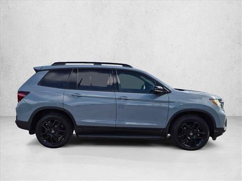 Used 2024 Honda Passport Black Edition image 4