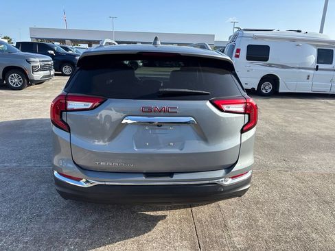 Used 2023 GMC Terrain SLT w/ Infotainment Package II FWD image 6
