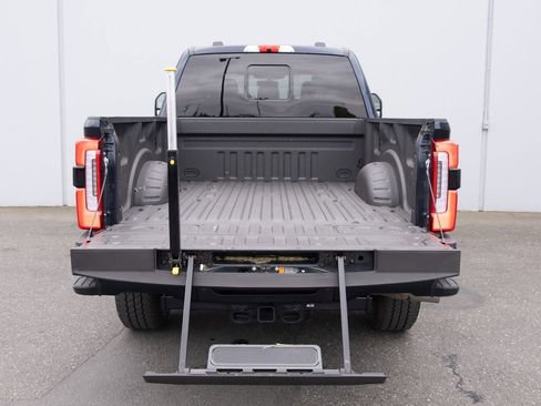 Used 2025 Ford F350 Platinum w/ FX4 Off-Road Package AWD/4WD image 26