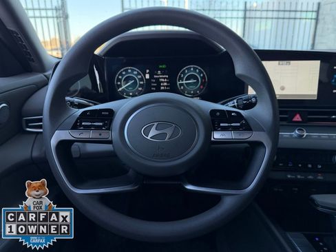 Used 2024 Hyundai Elantra SEL image 12