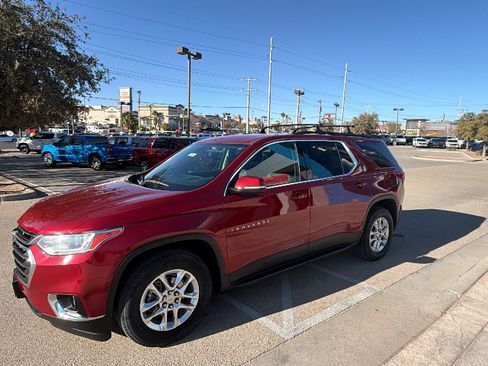 Used 2020 Chevrolet Traverse LT image 4