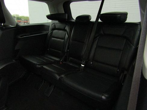 Used 2025 Lincoln Navigator Reserve AWD/4WD image 18