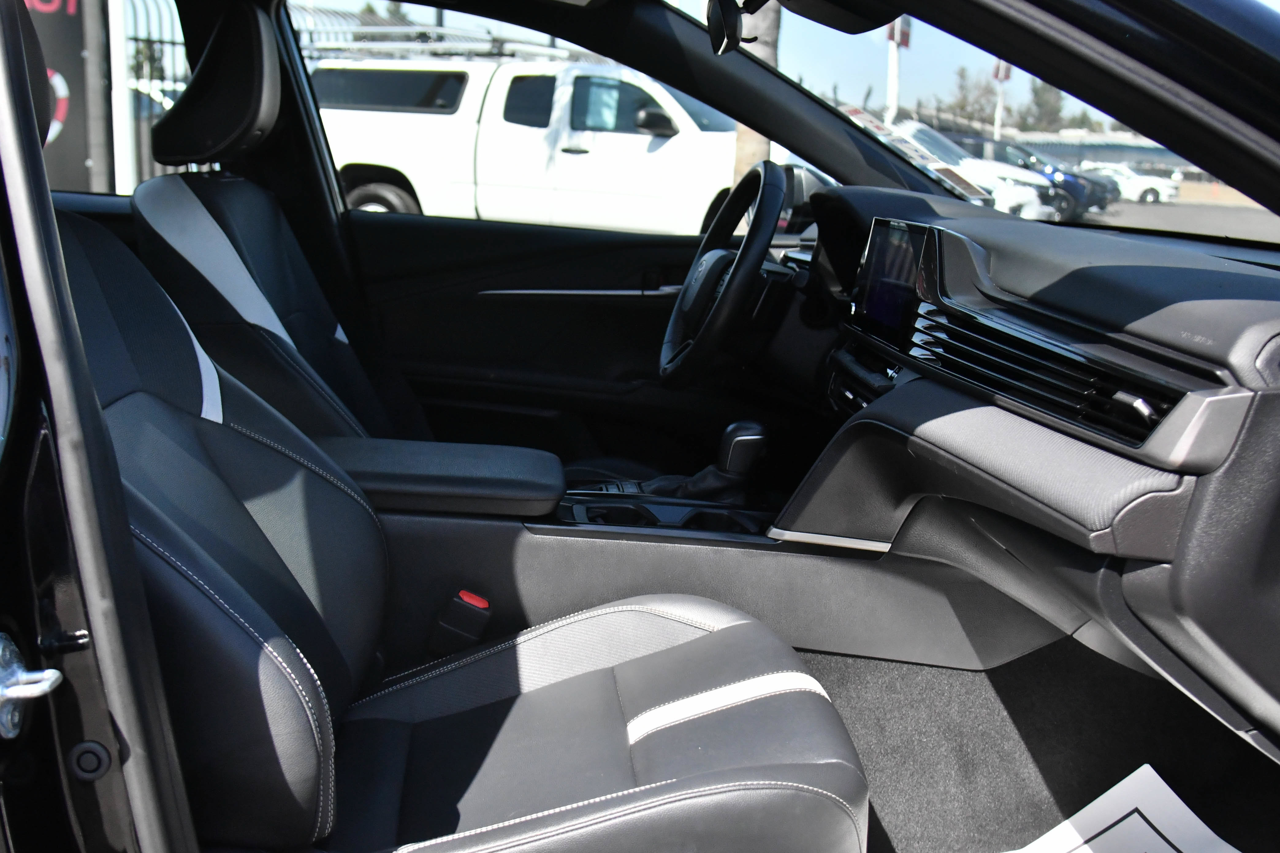 Used 2025 Toyota Camry SE FWD image 46