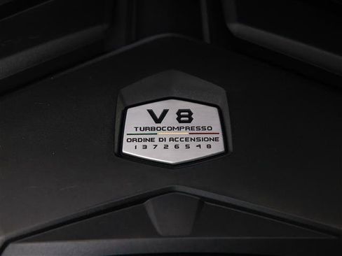 Used 2021 Lamborghini Urus image 12