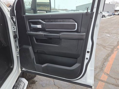Used 2024 RAM 2500 Big Horn w/ Bed Utility Group image 6
