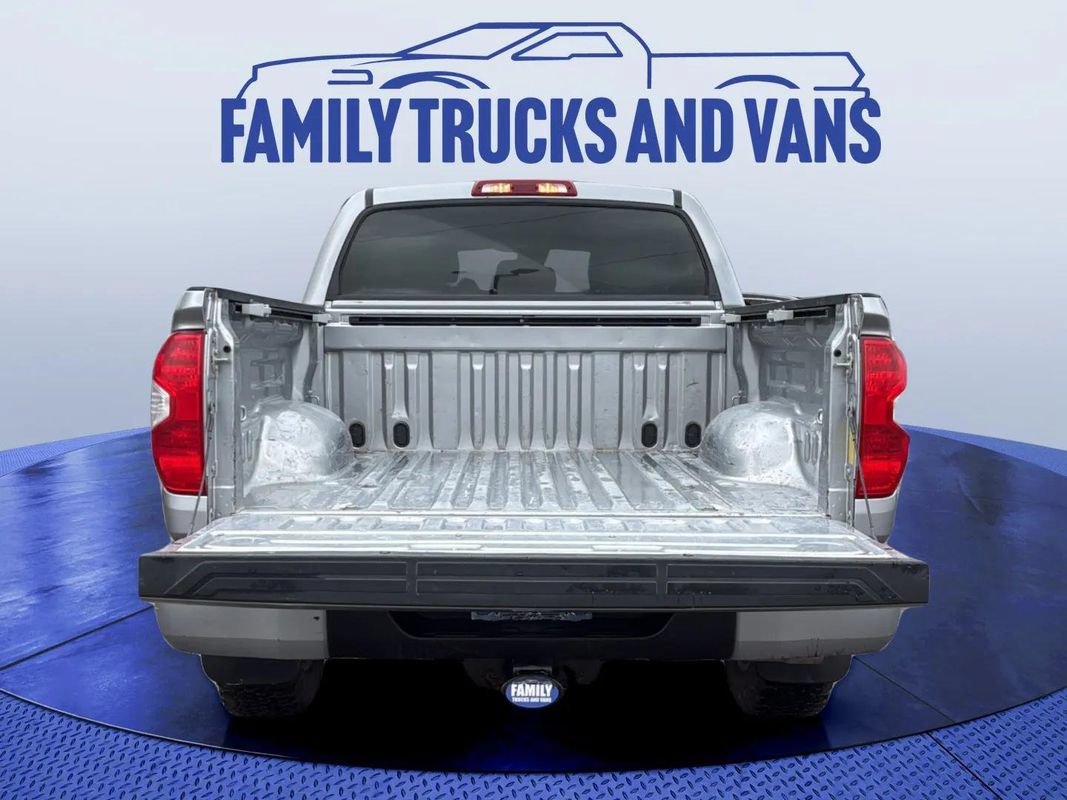 Used 2020 Toyota Tundra SR5 w/ SR5 Convenience Package AWD/4WD image 9