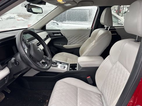 Used 2024 Mitsubishi Outlander SEL image 10