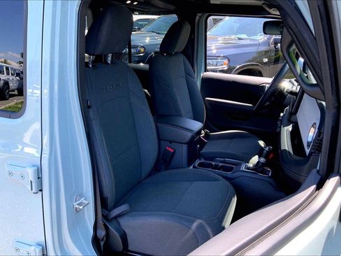 Used 2024 Jeep Wrangler Unlimited Sahara AWD/4WD image 6