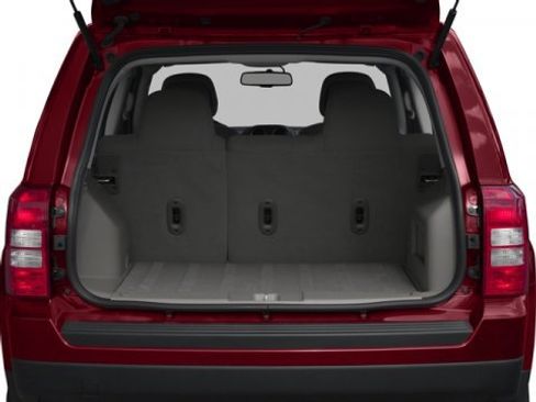 Used 2017 Jeep Patriot High Altitude image 16