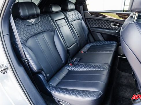 Used 2017 Bentley Bentayga AWD/4WD image 83