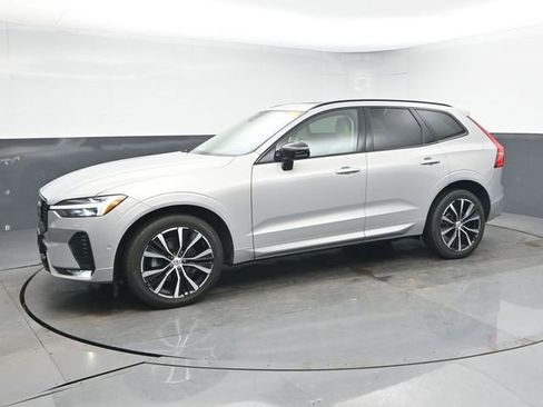 Used 2023 Volvo XC60 B5 Plus w/ Protection Package Premier image 4