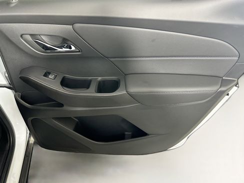 Used 2023 Chevrolet Traverse LT image 30