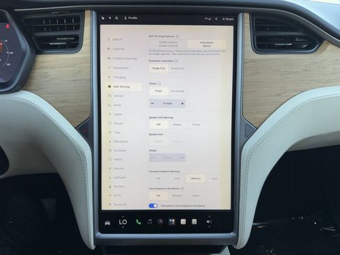 Used 2018 Tesla Model X 100D AWD/4WD image 18