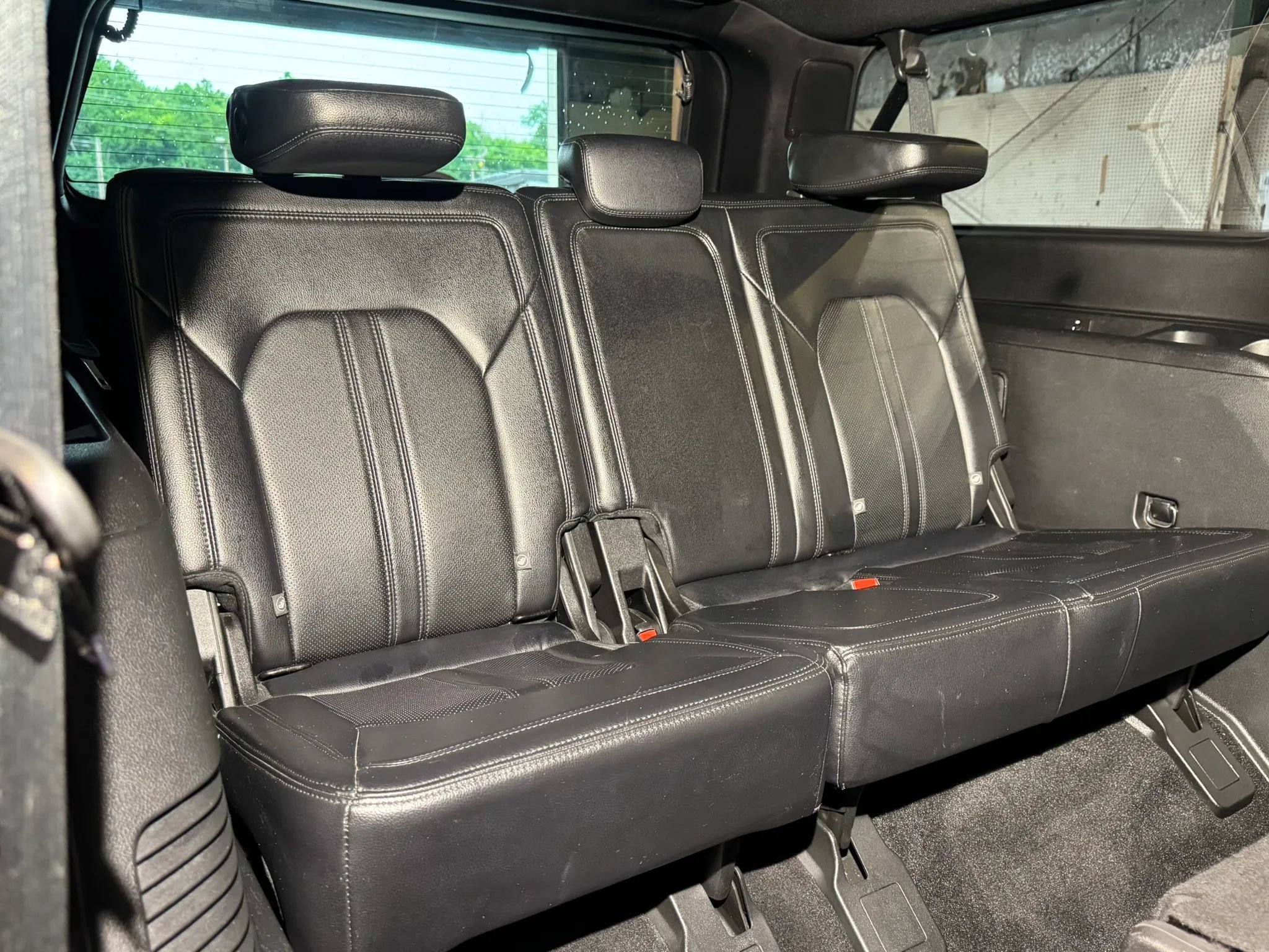 Used 2019 Ford Expedition Max Limited RWD image 31
