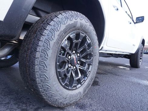 New 2026 GMC Canyon Elevation w/ Convenience Package image 6